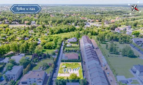 Działka pod Bliźniaka lub dom jednorodzinny.