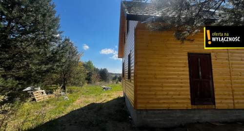 Drewniany domek nad zalewem Chańcza