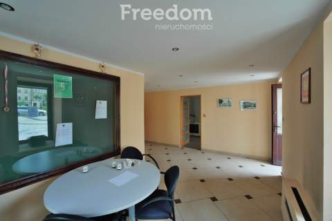 Lokal biurowy w centrum Wlenia
