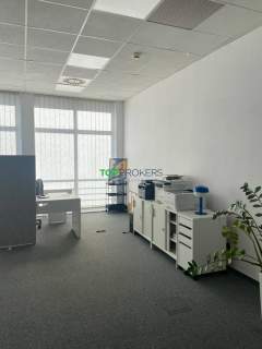 Przestronny lokal, świetny na biuro