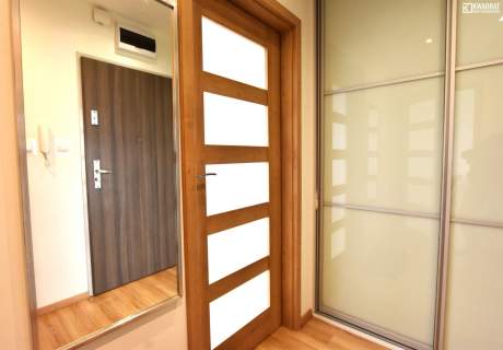 Przestronna kawalerka 30.50 m2 z balkonem. Sławin.