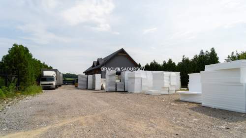 Budynek pod siedzibę firmy obrzeża Krakowa