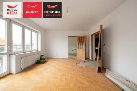 Przestronny dom lub trzy niezależne mieszkania