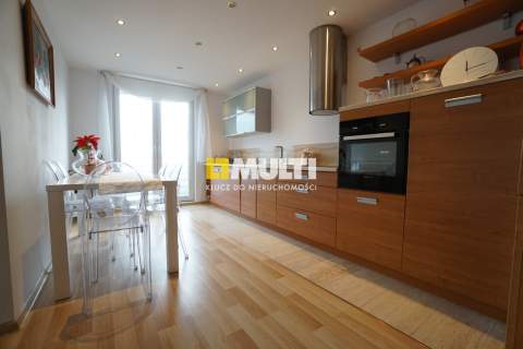 Piękny apartament - 3 łazienki, taras, garaż