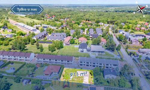 Działka pod Bliźniaka lub dom jednorodzinny.