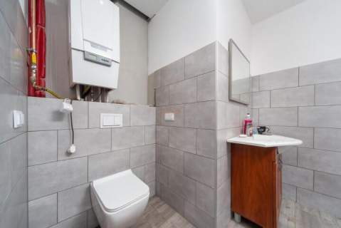 Budynek wolnostojący na działce 2000 m2