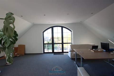 Nieruchomość komercyjna na sprzedaż, 500 m2, Stryków