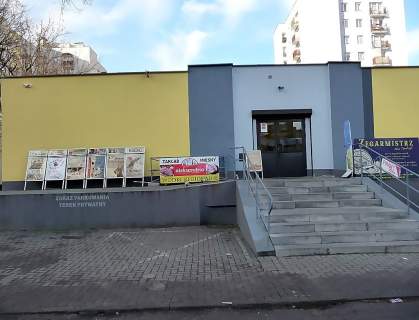 Dobrze zabezpieczony lokal usługowy / magazynowy