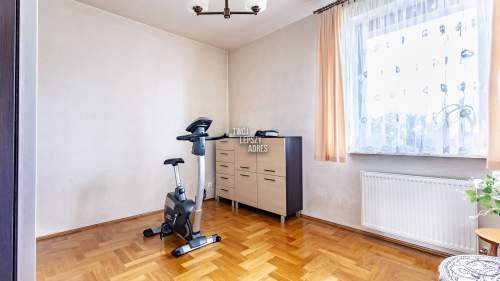 DOM Z OGRODEM 11AR POD BIZNES DWA MIESZKANIA