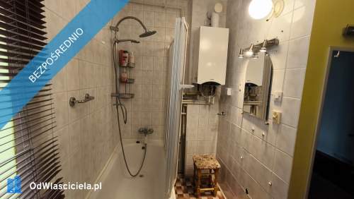 Piętro Domu Jednorodzinnego z oddzielną klatką schodową i mediami
