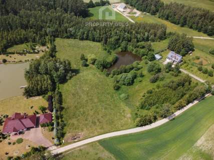 Działki pod zabudowę jednorodzinną ze stawem