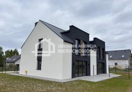 Nowy dom w nadmorskiej okolicy Mosty-Rewa