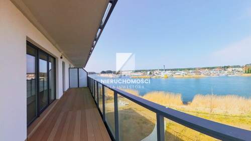Apartament z widokiem na rzekę w Dziwnowie, balkon