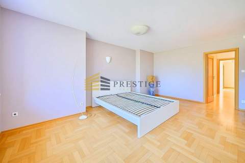 Elegant Home with Garden Sauna in Konstancin