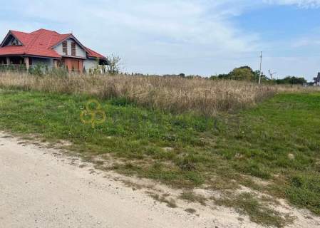Atrakcyjna DZIAŁKA budowlna w LIPNIE 900m2
