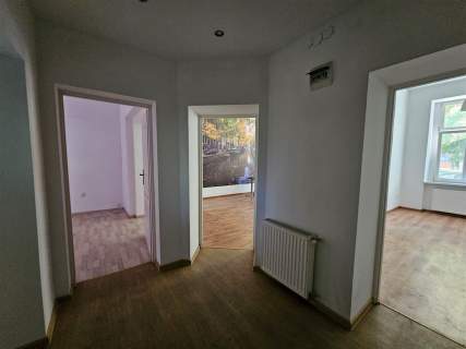 Nieruchomość komercyjna na sprzedaż, 94,43 m2, Bytom