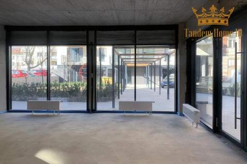 Do wynajecia lokal 42,84 m2 parter, witryna, Stalowa 39