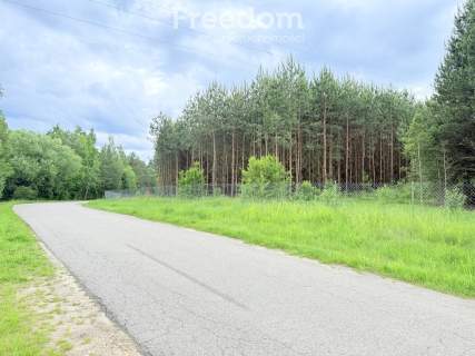 Działka z przeznaczeniem budowlanym - 1077mkw.