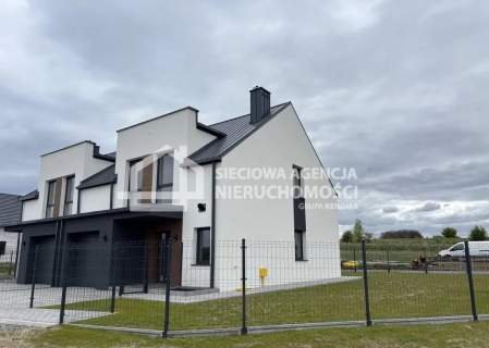 Nowy dom w nadmorskiej okolicy Mosty-Rewa