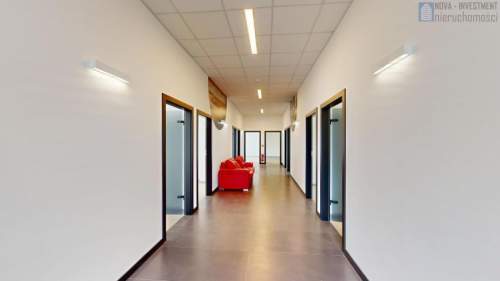 Parking Nowoczesny na 70 osób 950m2