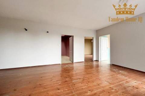 Do wynajęcia biuro 120m2 na piętrze blisko Arkadii, Forest, studio