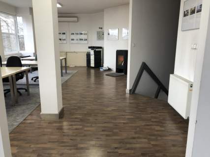 Budynek biurowy z częścią mieszkalną