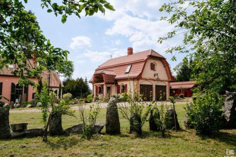 Klimatyczna posiadłość, 2 budynki, staw, Mazury