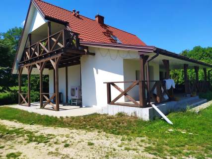 Dom z własną plażą i pomostem nad jeziorem Mamry na SWJM