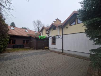 Wygodny dom na żłobek, dom opieki, poradnię