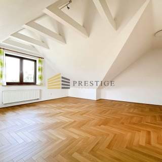 Elegant Home with Garden Sauna in Konstancin