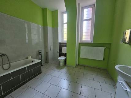 Nieruchomość komercyjna na sprzedaż, 94,43 m2, Bytom