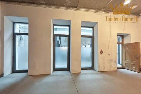Do wynajęcia lokal 55,28m2 Warszawa śródmieście, kamienica, patio