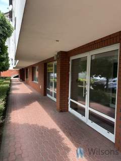 Lokal usługowo-handlowy na sprzedaż duże okna 