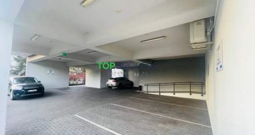Przestronny lokal biurowy, klimatyzacja, parking