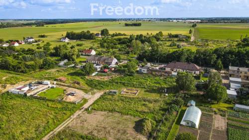 Działka z ważnym pozwoleniem i rozpoczętą budową