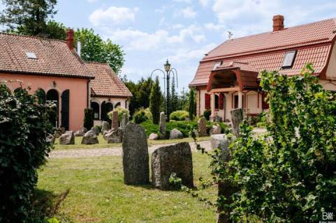 Klimatyczna posiadłość, 2 budynki, staw, Mazury