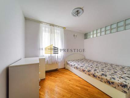 Apartament na Hożej na wynajem od zaraz ochrona