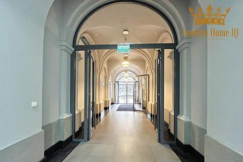 Do wynajęcia lokal 55,28m2 Warszawa śródmieście, kamienica, patio