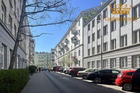 Do wynajęcia suterena 163m2 na magazyn w kamienicy na Powiślu