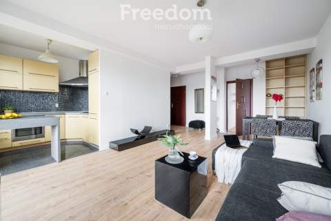Trzy pokoje, duży balkon, Targówek mieszkaniowy