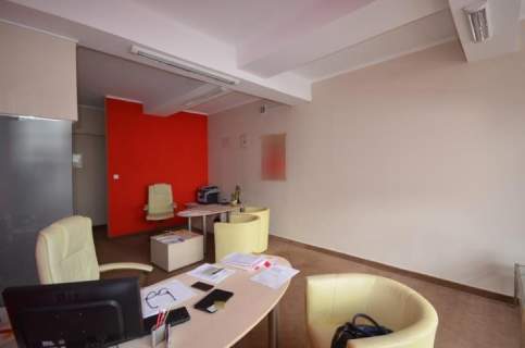 Budynek użytkowy w centrum - 850 m2 na sprzedaż