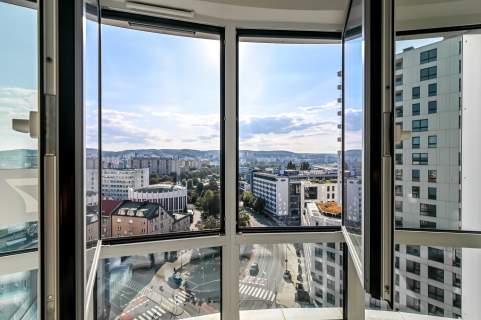Nowy Apartament z Panoramicznym Widokiem Na Morze w Centrum