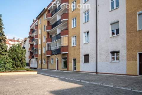 Lokal użytkowy na sprzedaż 61.5 m2