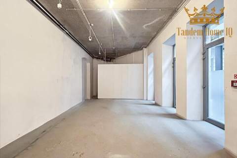 Do wynajęcia lokal 55,28m2 Warszawa śródmieście, kamienica, patio