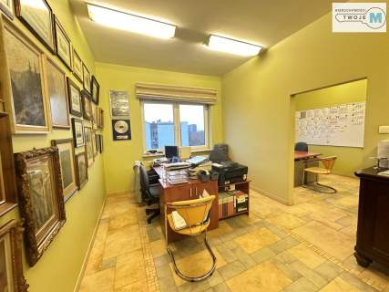 Lokal biuro- handlowy na osiedlu Uroczysko