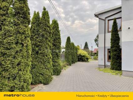 Obiekt usługowy z lokalem mieszkalnym, Jaworowa.