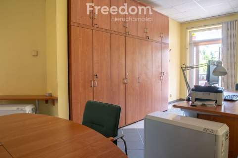 Lokal użytkowy na sprzedaż 61.5 m2