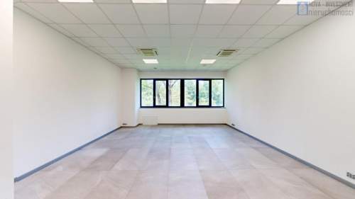 Parking Nowoczesny na 70 osób 950m2