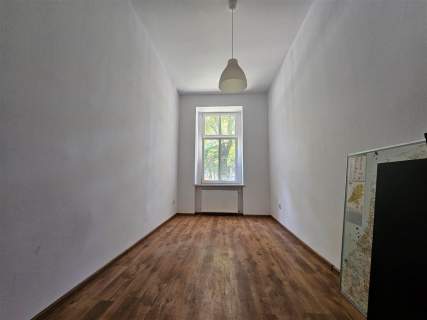 Nieruchomość komercyjna na sprzedaż, 94,43 m2, Bytom