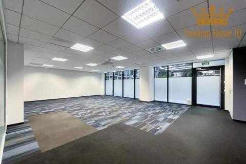 Do wynajęcia lokal handlowo-usługowy 220m2 brutto, parter, wola...
